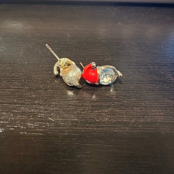 Santa Hat Stud Earrings NIP stainless steel post gold finish LAST PAIR - Picture 8 of 9